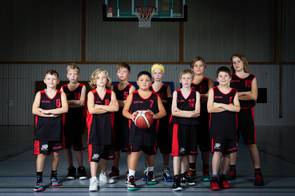 U 12 M Black